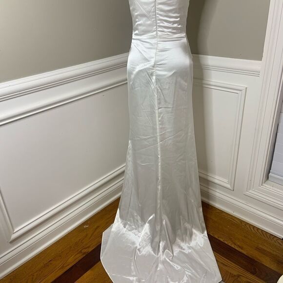 NWT Cinderella Design satin a-line wedding dress size small - Picture 11 of 13